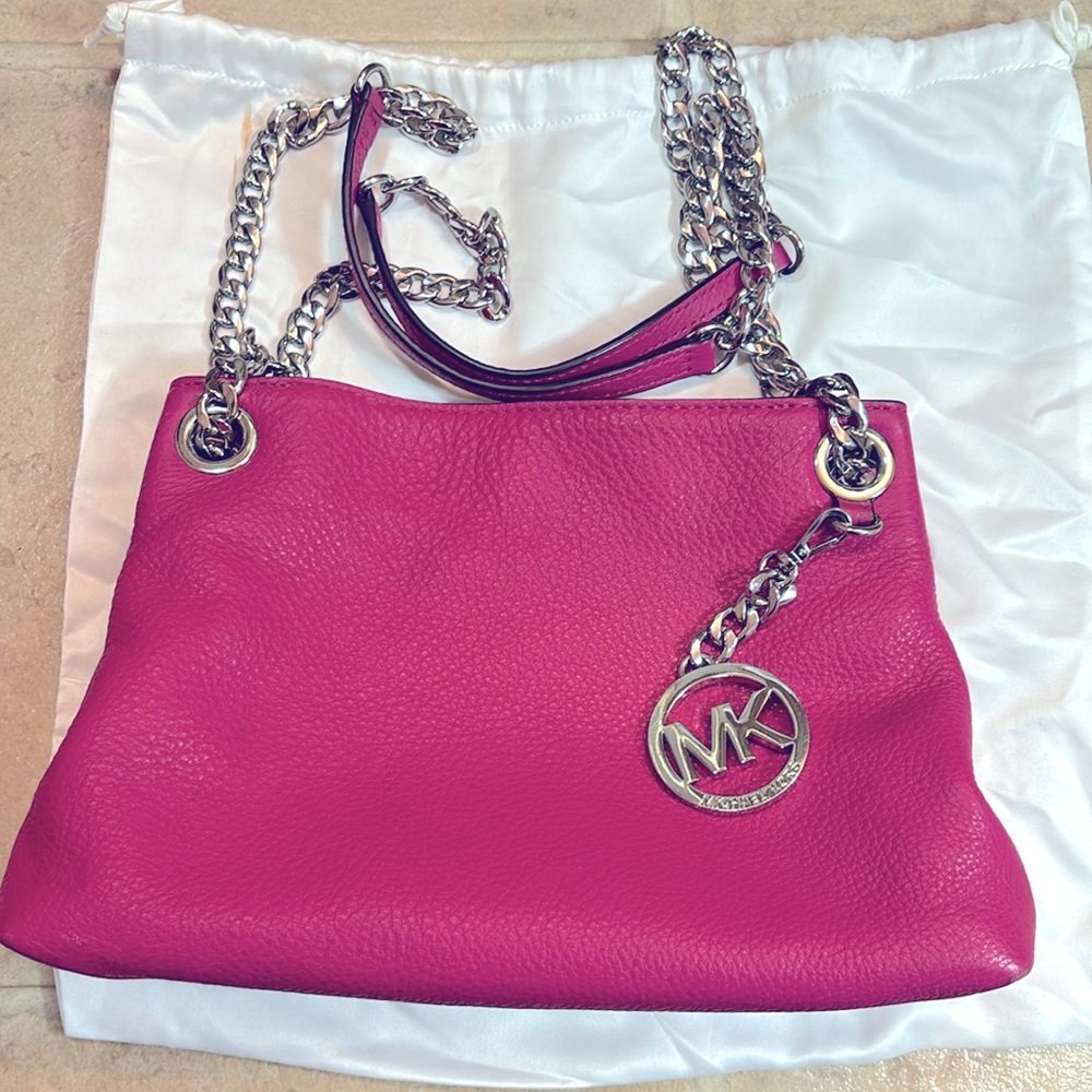 Michael Kors Jet Set Chain Medium Messenger Fuschia